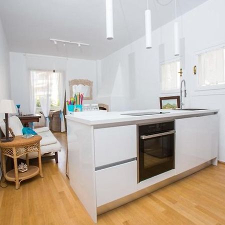 Appartement Άνετη Διαμονή 100 Μέτρα Από Τη Θάλασσα - Βάρκιζα à Vári Extérieur photo